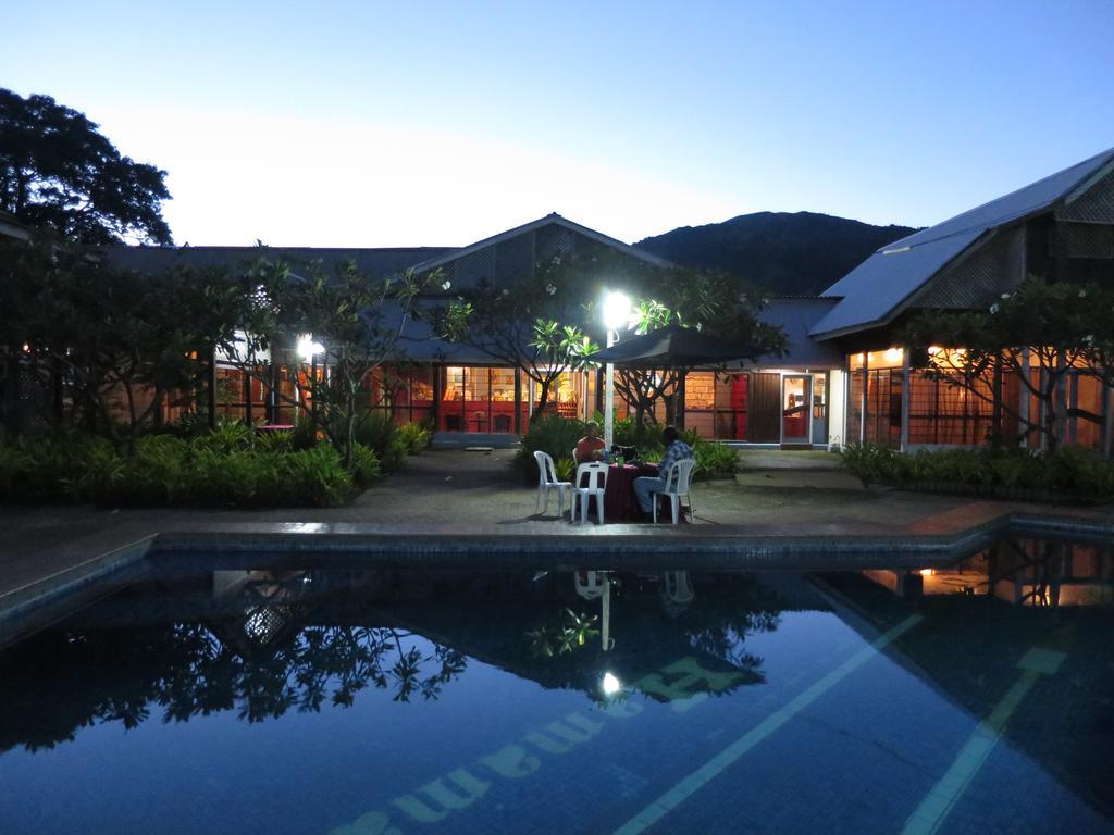Rabaul Hotel Bagian luar foto